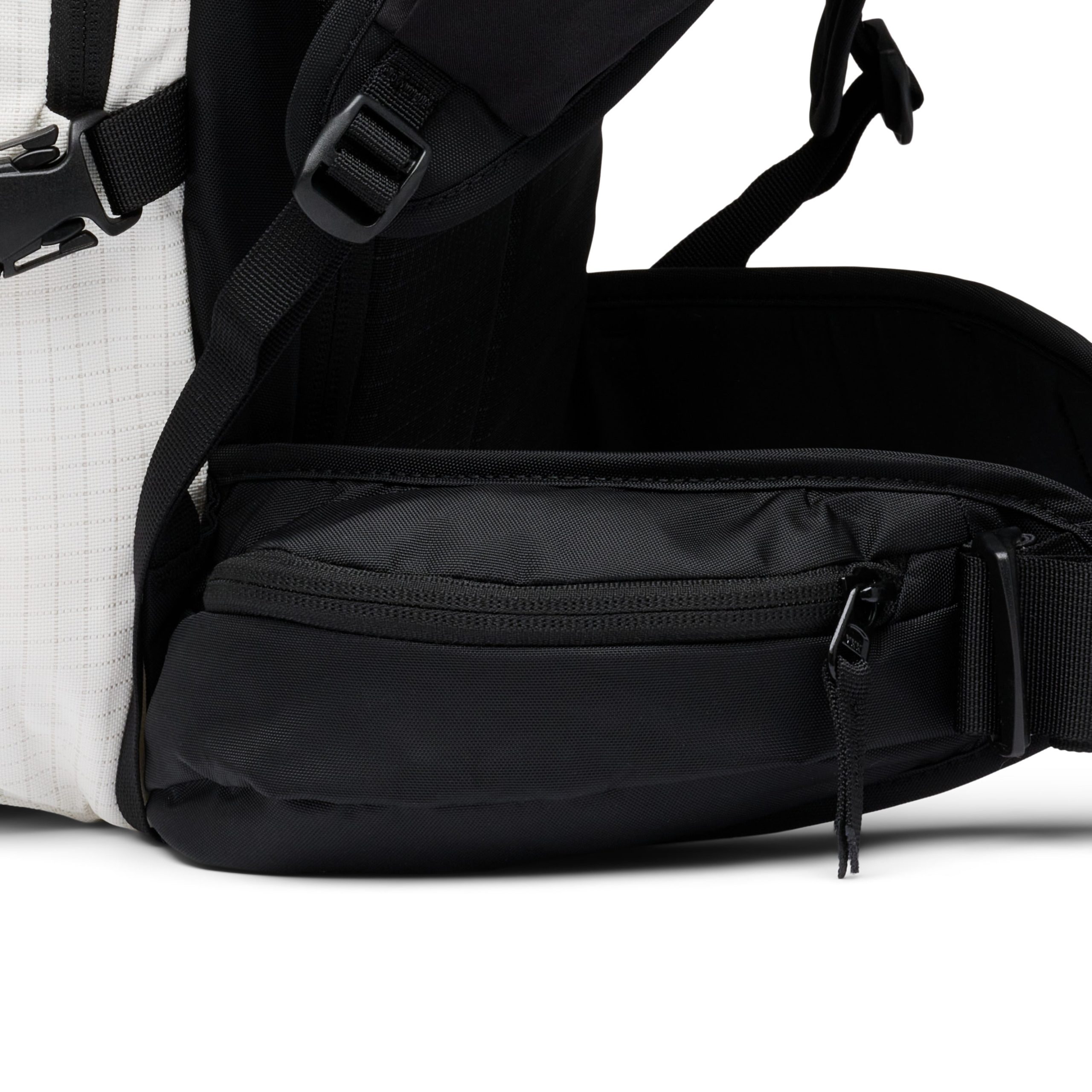 Helio 30 Backpack - Image 15